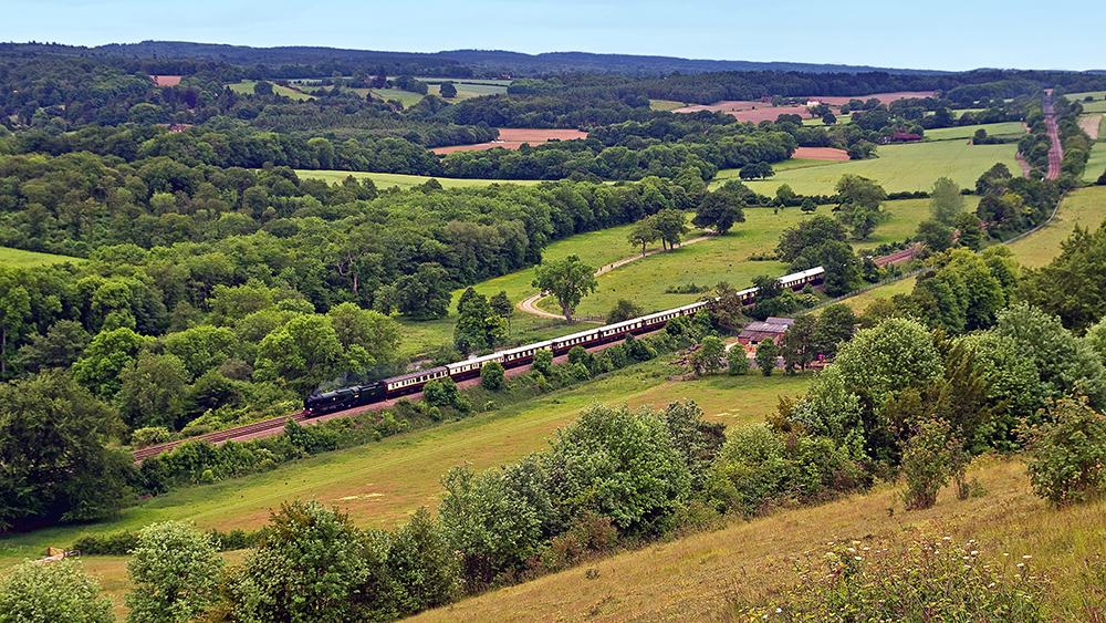 Murder, She Rode? This Iconic Luxury Train in the UK Now Offers a Thrilling Mystery Experience