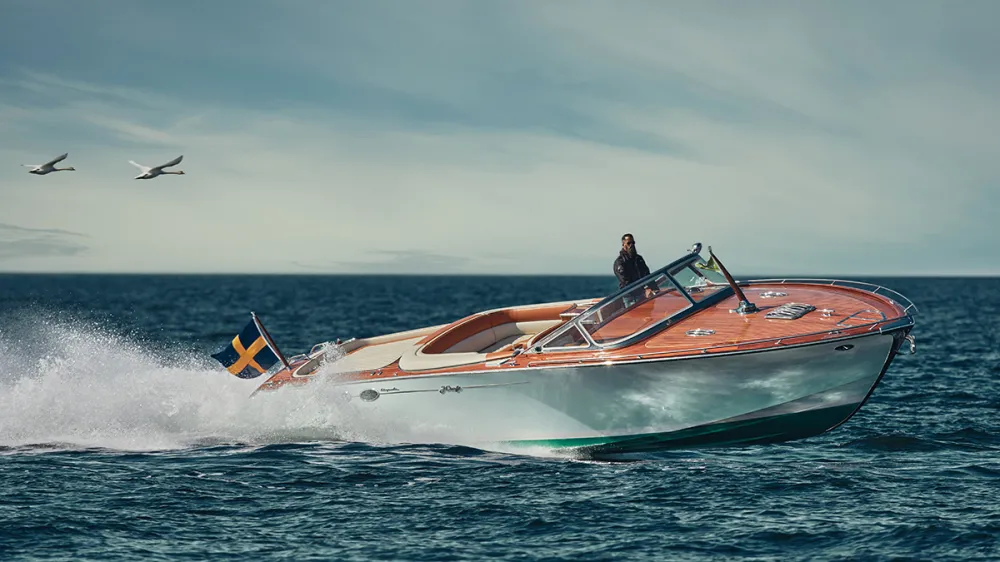 This Boatmaker Builds 1960s-Inspired Cruisers With a Modern Twist. Here’s How.