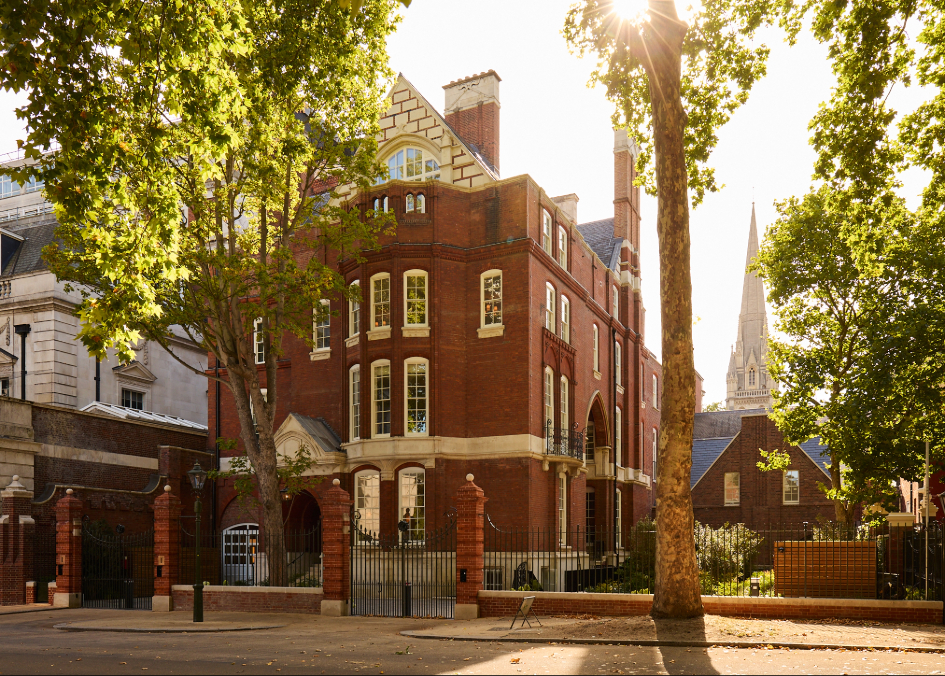 One Palace Green, overlooking Kensington Palace Gardens