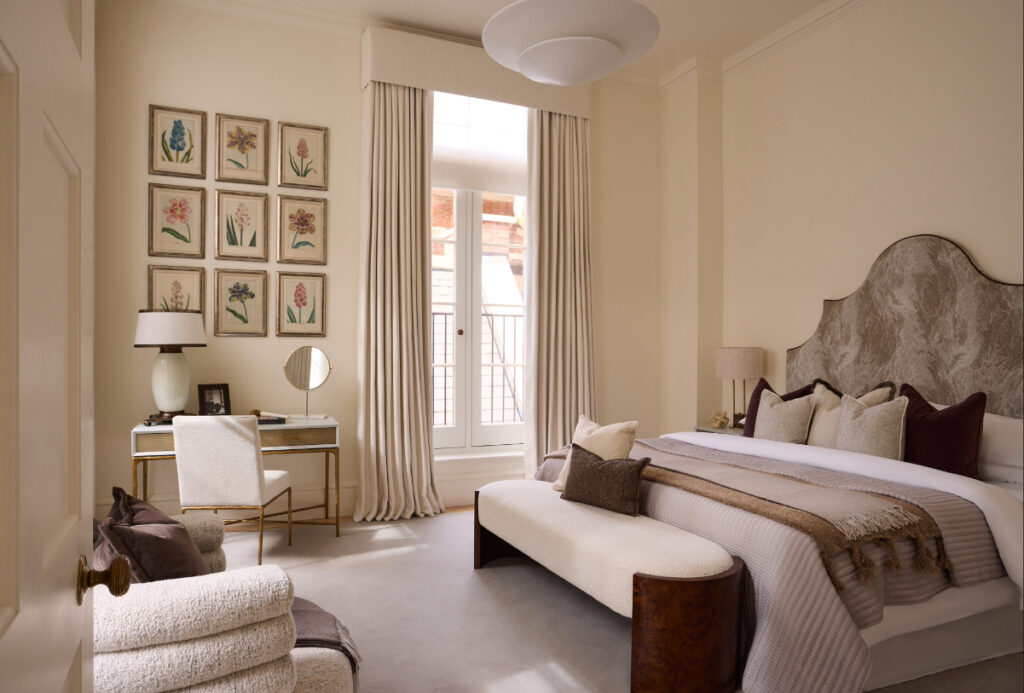 A bedroom at One Palace Green