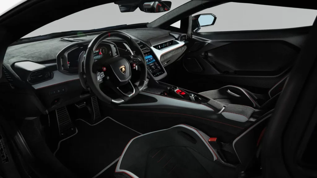 Lamborghini Revuelto SV