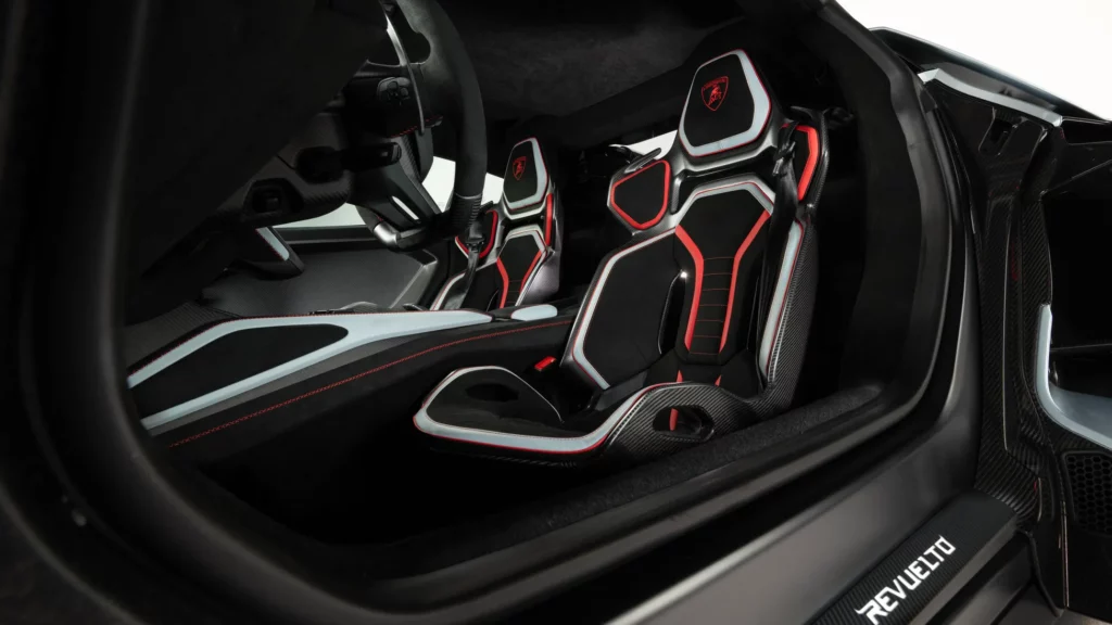 Lamborghini Revuelto SV